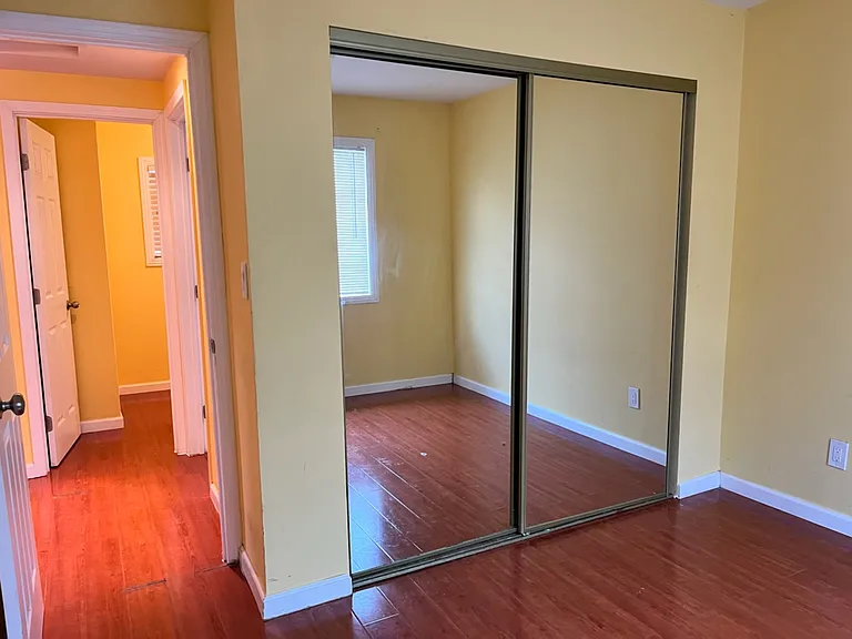 2224 Whyte Park Ave #B — Photo 5