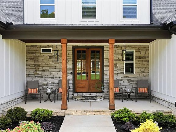 3rd image of 222 Autumn Brook Dr