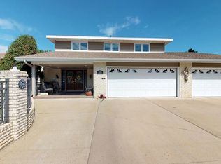 1180 11th St W, Dickinson, ND 58601