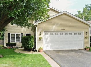 1123 Greensfield Dr, Naperville, IL 60563
