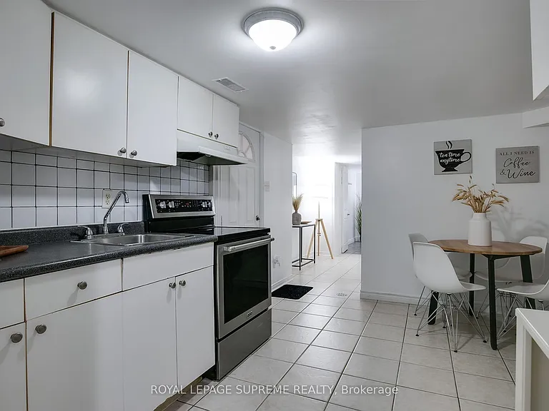 422 Oakwood Ave #BASEMENT — Photo 9