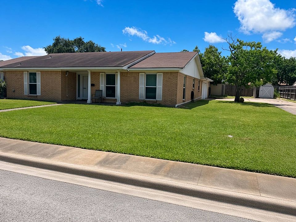 1st image of 1531 W Palm Dr