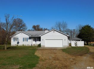 8009 Green Rd, Iuka, IL 62849