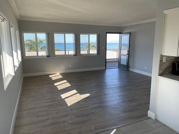 2nd image of 350 Palos Verdes Blvd #3
