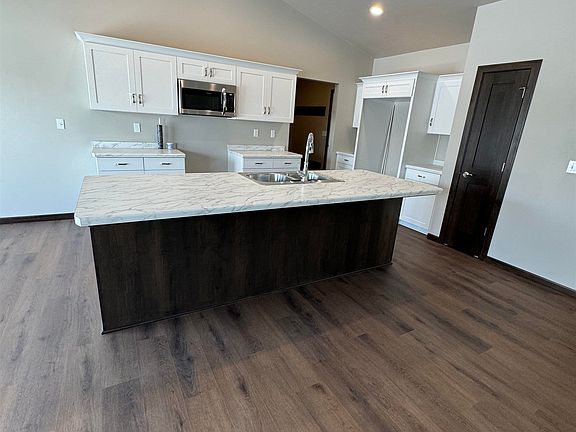 5th image of 1562 Frontier Rd