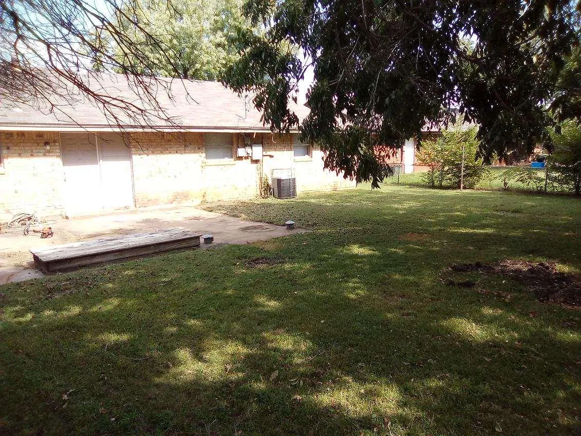 Building Photo - 3216 Lazy Ln