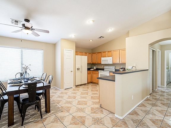 5th image of 2422 S 82nd Ln
