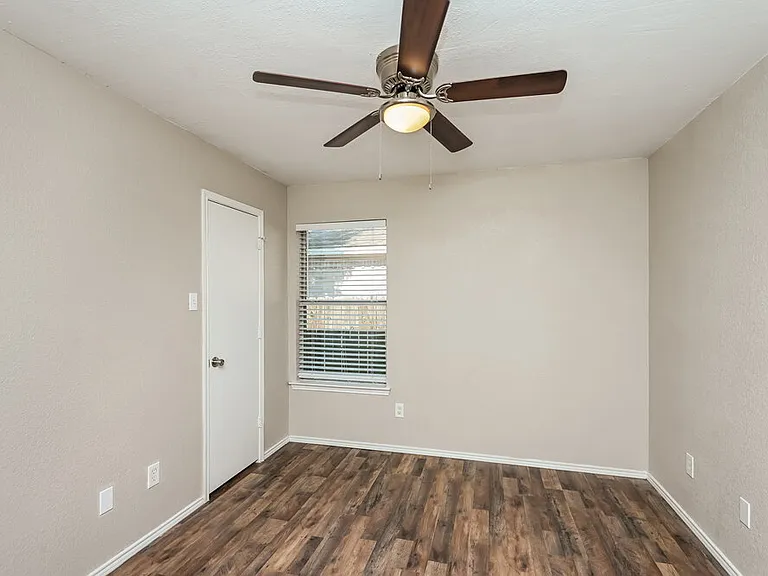 10217 Cypress Hills Dr — Photo 13