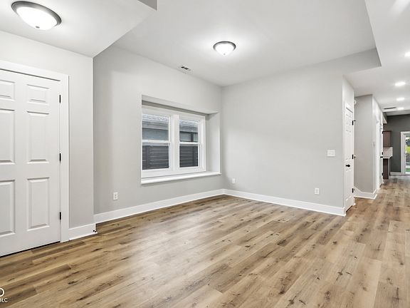 5th image of 847 Lincoln St