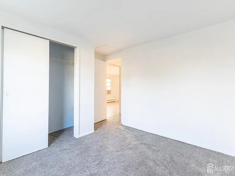 13 Gordon St #15 — Photo 11