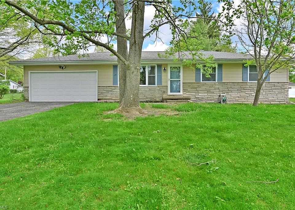 1st image of 3837 Jeanette Dr SE