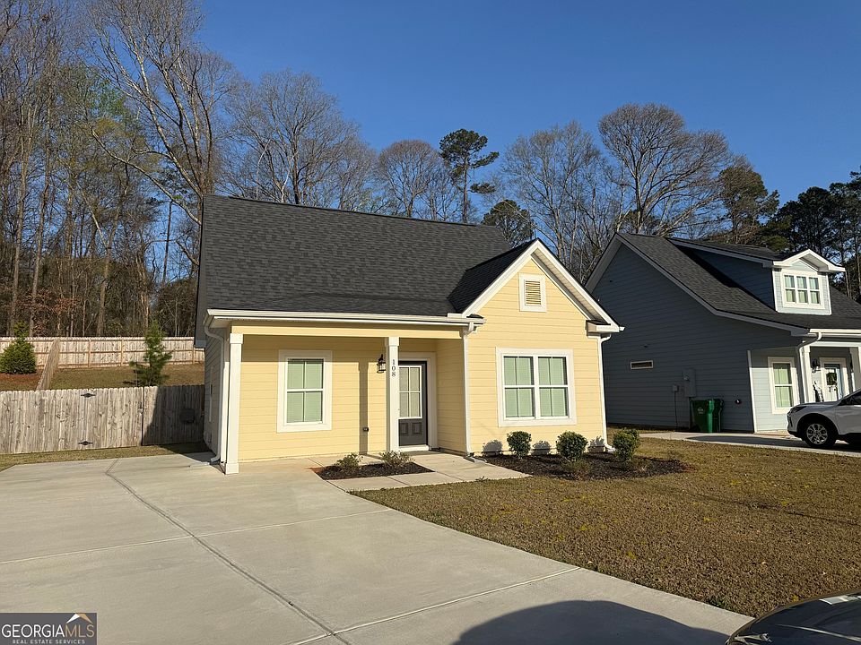 1st image of 108 Hidden Hills Dr