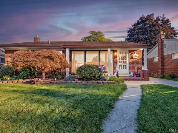 15226 Cook St, Southgate, MI 48195