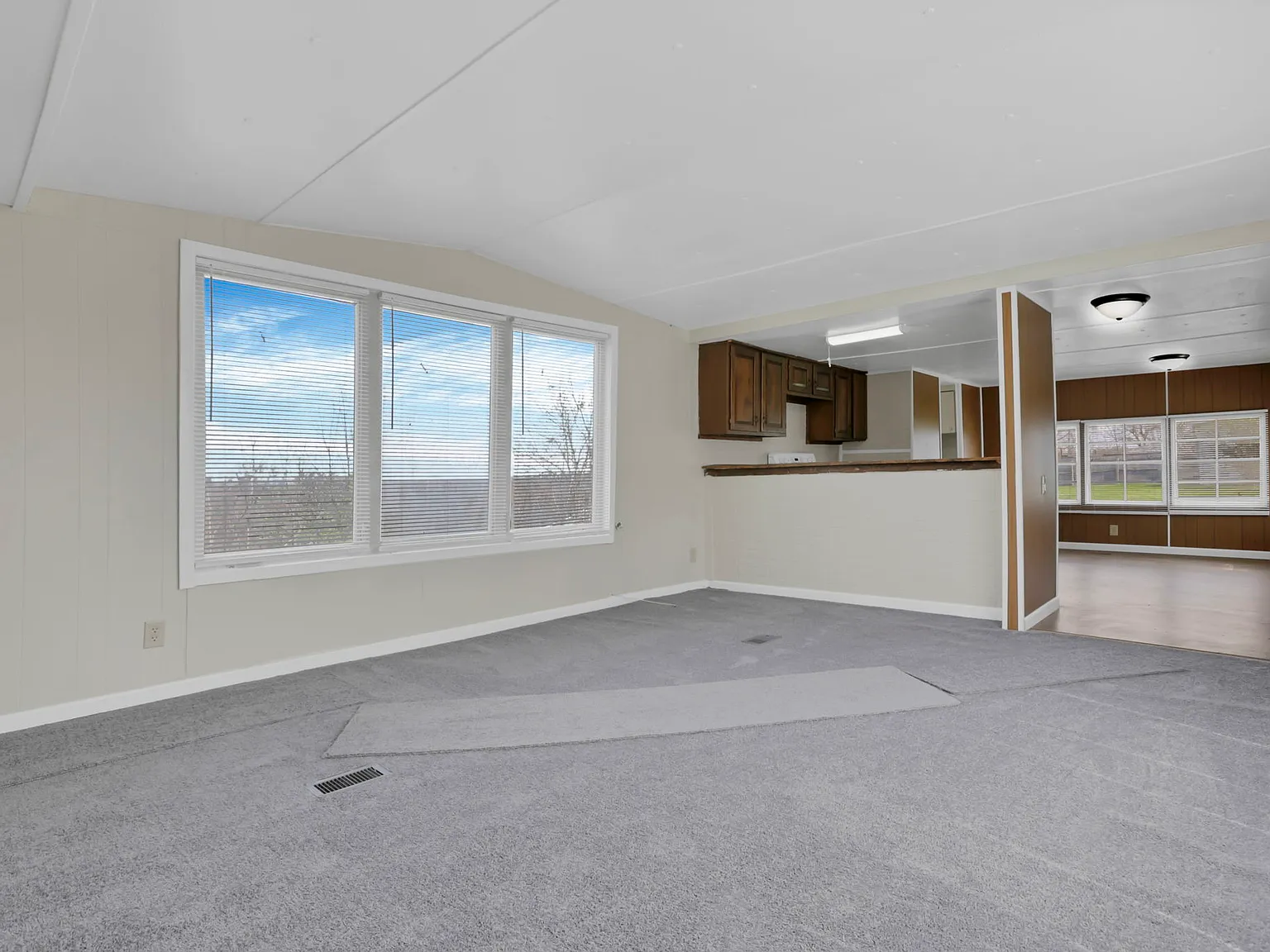 624 Summitt St — Photo 3