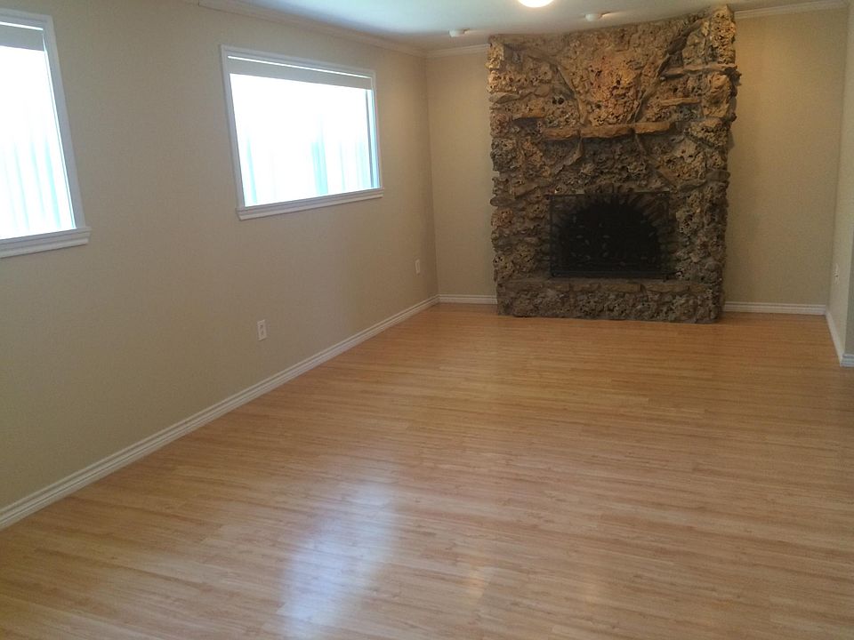 1st image of 4475 Lakeview Dr