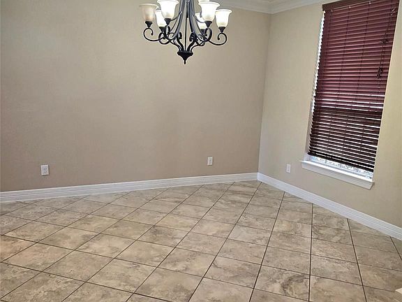 3rd image of 10 Val Delsa Ct