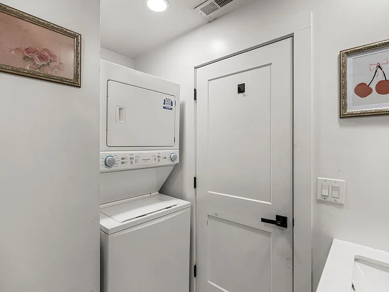 20 Virginia Dr — Photo 12