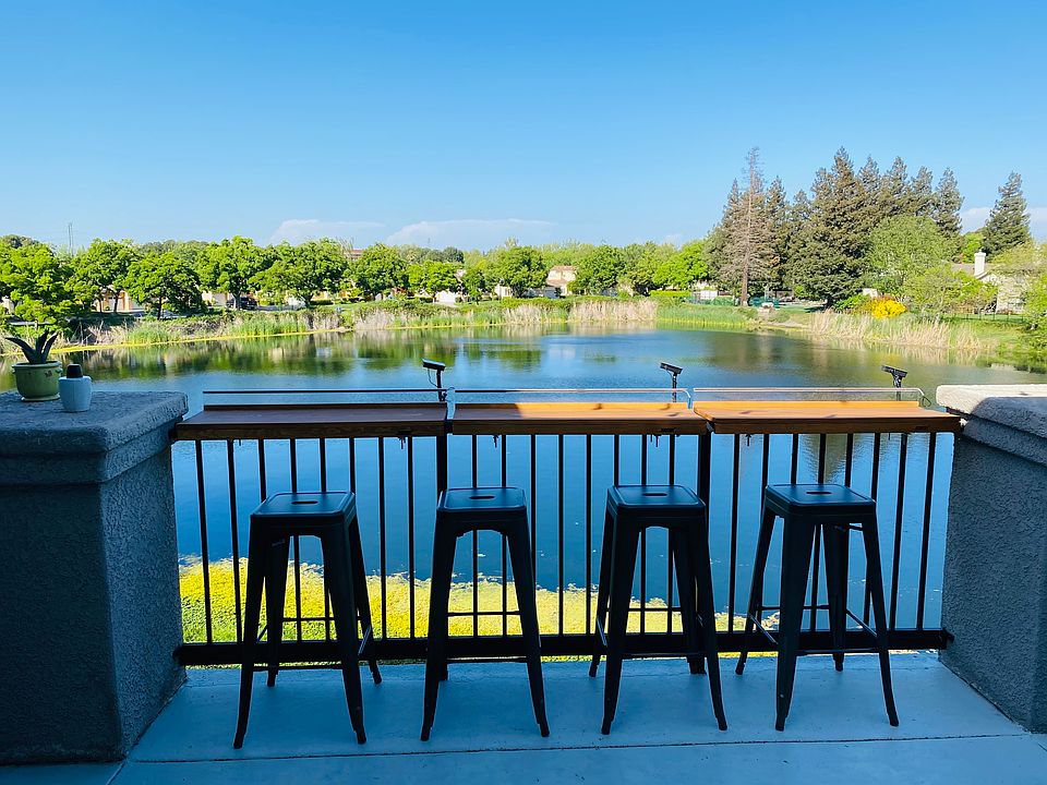 Step out onto your private balcony and enjoy what is arguably the best view of the lake in all of the golf villas. This serene and stunning backdrop is perfect for your morning coffee or evening cocktail.