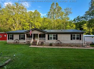 1298 Meathouse Fork Rd, Ravenswood, WV 26164