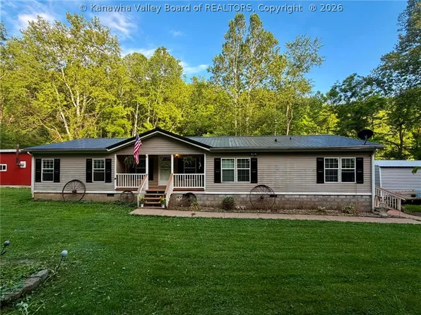 1298 Meathouse Fork Rd, Ravenswood, WV 26164