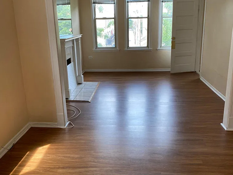 1101 S Racine Ave #2F — Photo 2