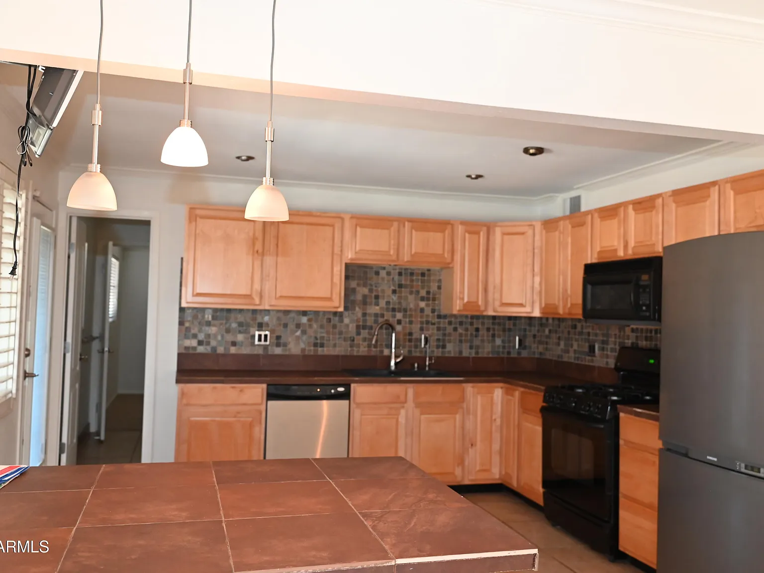 3 bed, 2.0 bath, 1501 sqft, $2,699 — Photo 4