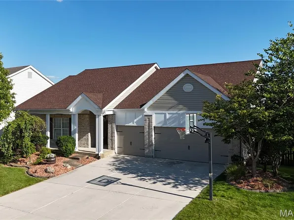 6 Wolverton Ct, Saint Charles, MO 63301