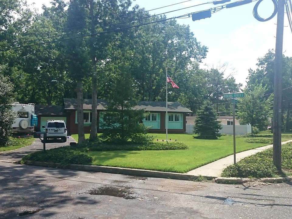 1st image of 21 Winding River Dr