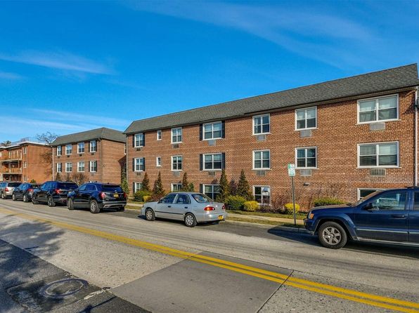 Rockville Town Center Apartments For Sale