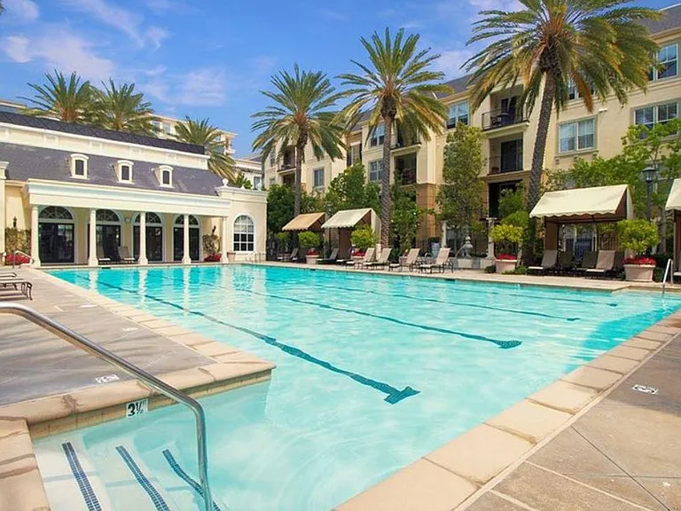 2204 Watermarke Pl #2204 — Photo 8