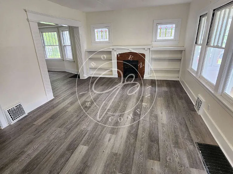 1354 Goodale Ave — Photo 3