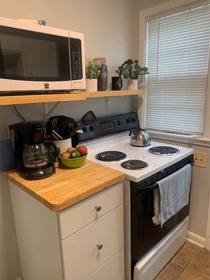 3 bed, 936 sqft, $2,100 — Photo 2