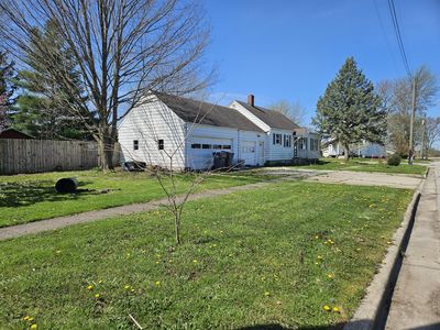 9 Michigan St W, Three Oaks, MI, 49128