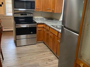 84 Blade St FLOOR 1, Warwick, RI 02886