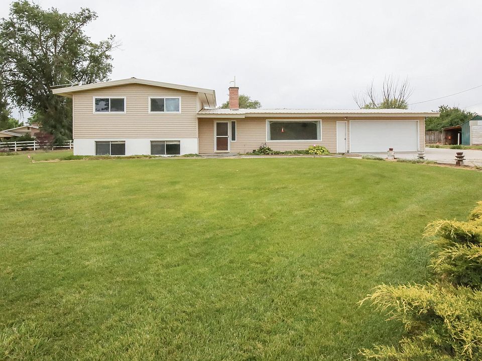 1st image of 2411 Sunset Dr
