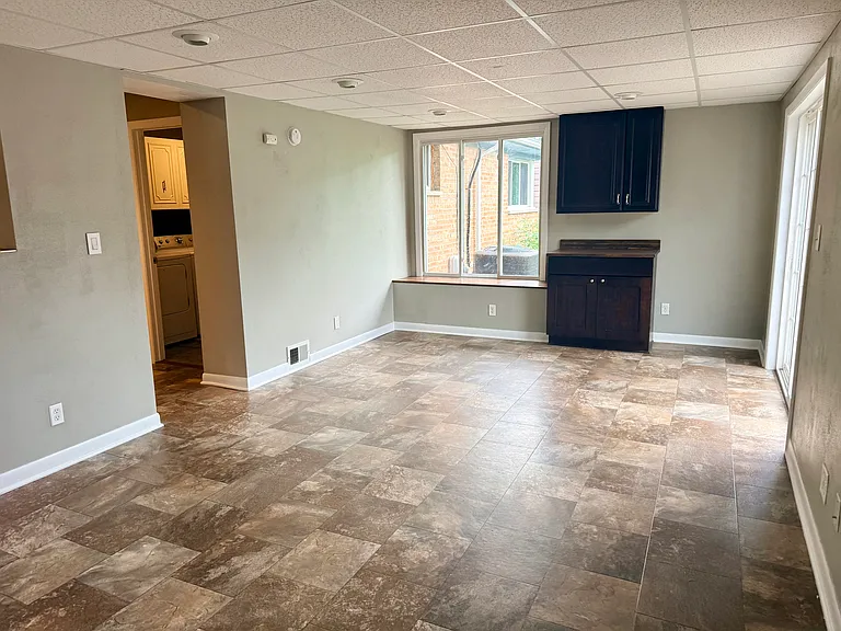 1614 Rebecca Dr — Photo 12