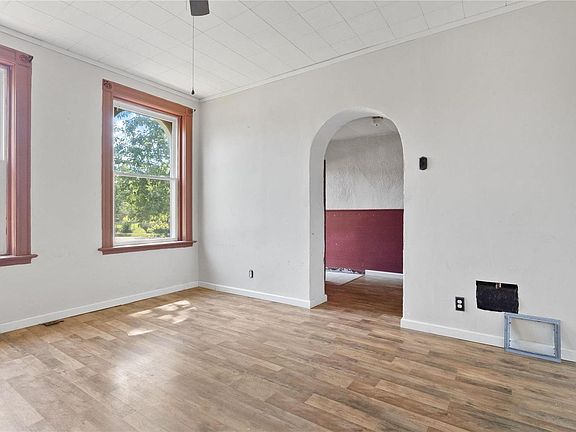 3rd image of 1925 Ann Ave