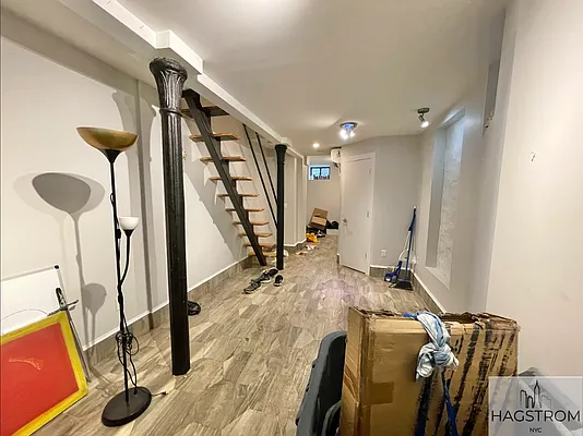 Rented by Hagstrom Management Inc | media 7