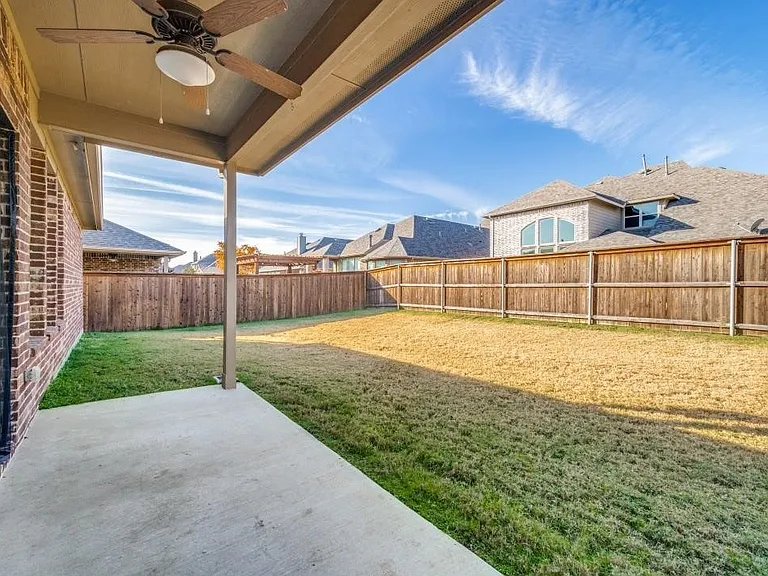 2417 Austin Ln — Photo 21