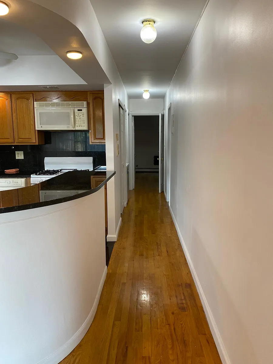 Building Photo - 7135 Park Ave #1
