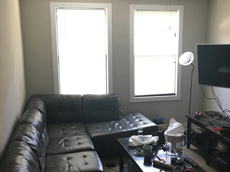 1735 W Augusta Blvd — Photo 6