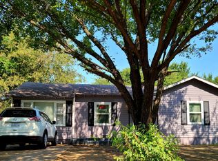 604 NE 31st St, Grand Prairie, TX 75050