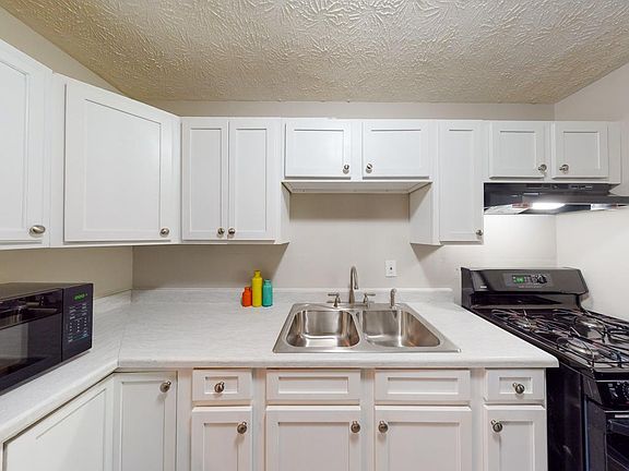 2nd image of 1226 Greenwood Ln #13721426