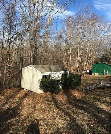 3rd image of 127 Apple Valley Ln
