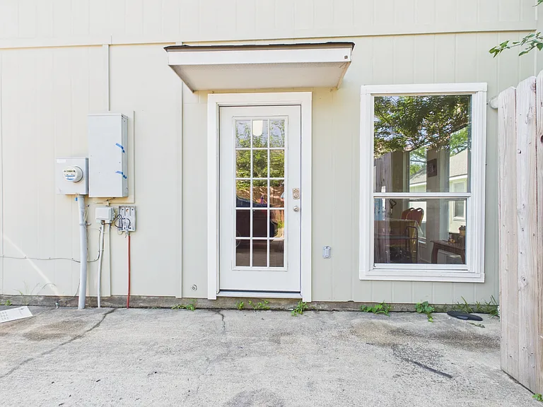 513 Camp Ct — Photo 34