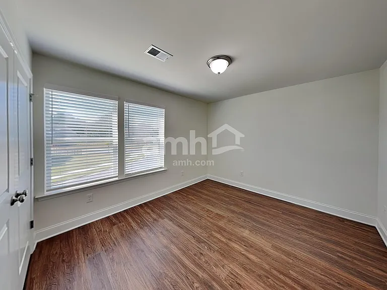 312 Bourne St — Photo 26