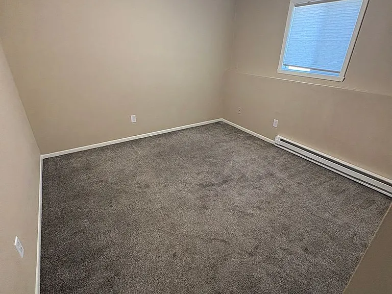 1114 N University Dr — Photo 4