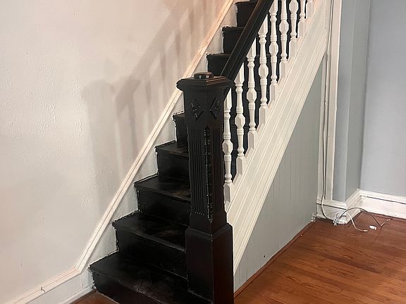 2nd image of 224 N Peach St