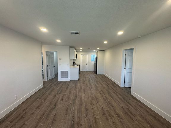 5th image of 124 NW 2nd Ave