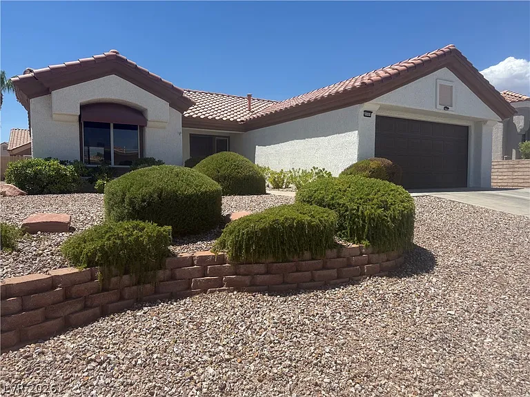 9909 Bundella Dr — Photo 4